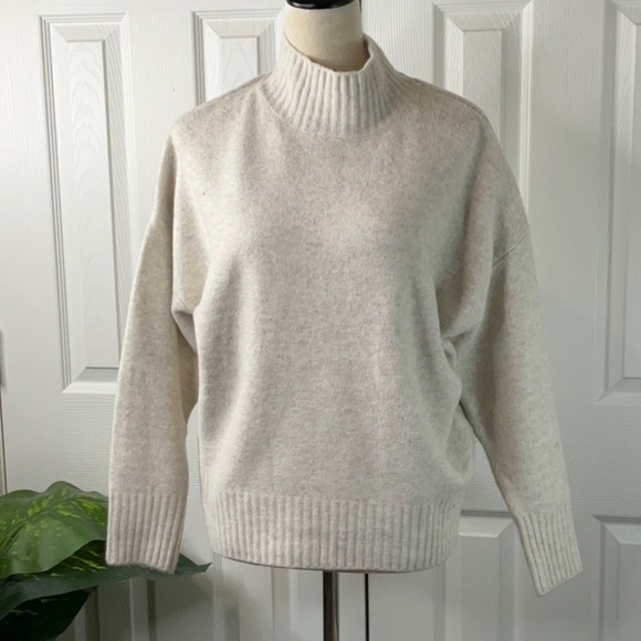 For The Republic Women’s Crew Sweater Wool Blend Size XS - Picture 2 of 12